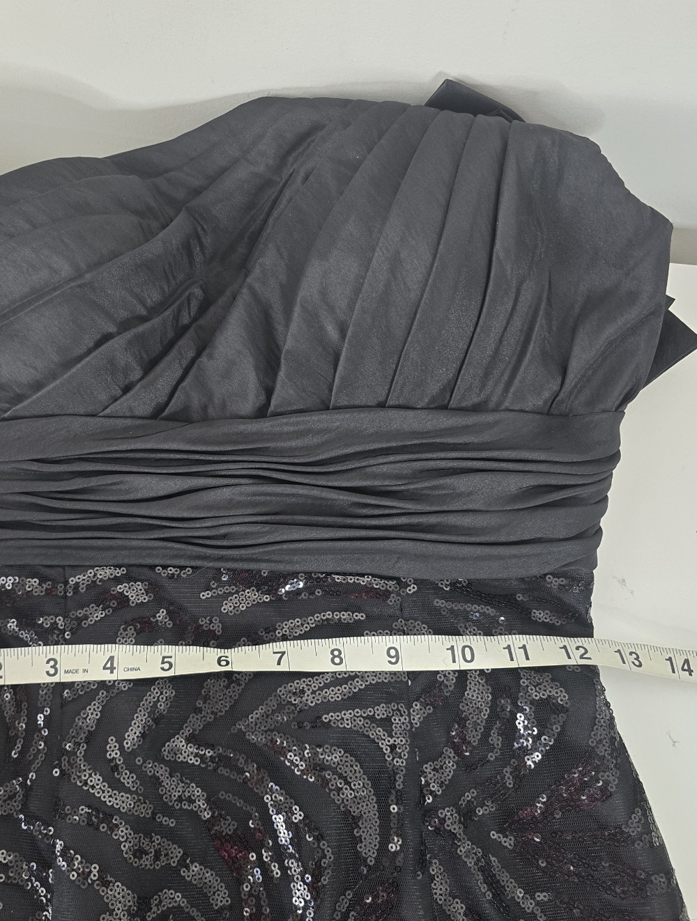 Tony Bowls La Gala Black Sequin Pleated One Shoulder Formal Gown 4 Mermaid Hem - Picture 11 of 16